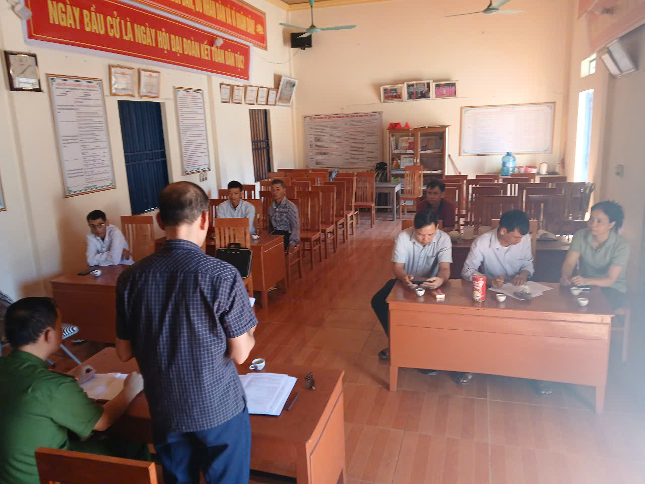 Anh-tin-bai